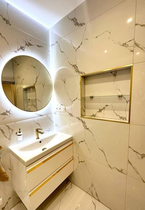Luxury Apartment In Братислава Екстериор снимка