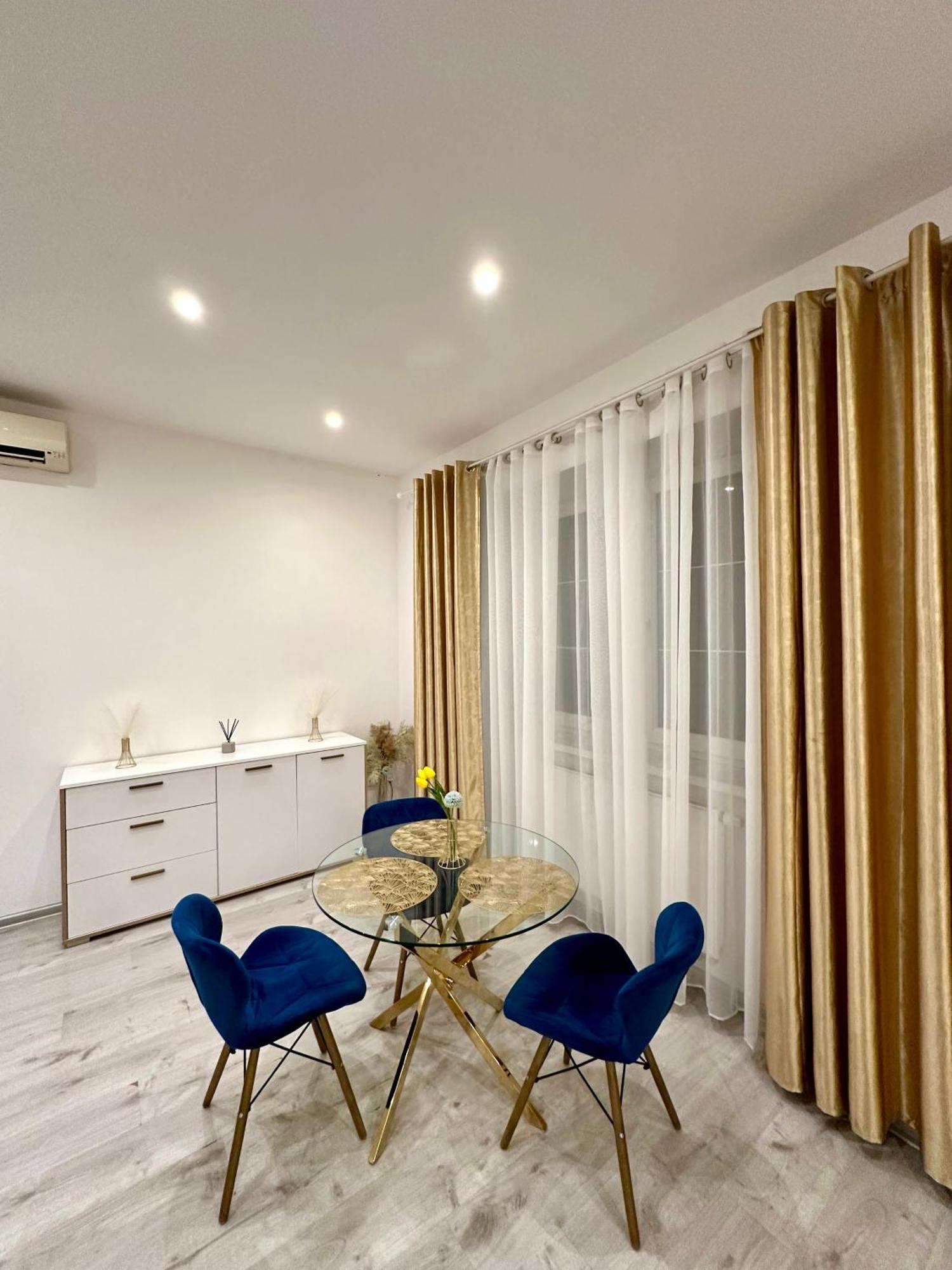 Luxury Apartment In Братислава Екстериор снимка